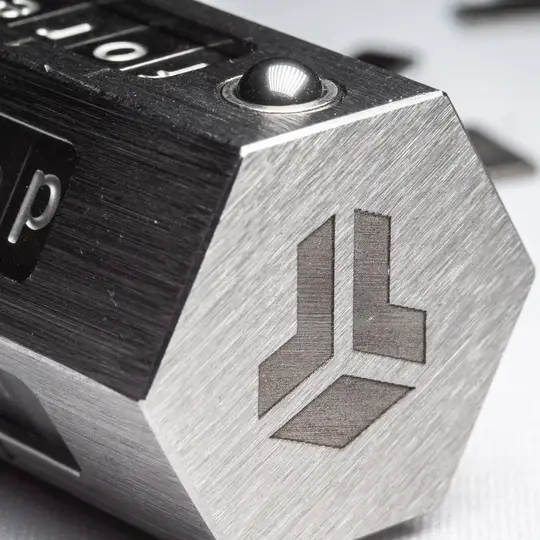 images/wallet_image/bitbox-steelwallet-pro/bitbox-steelwallet-pro-7.webp