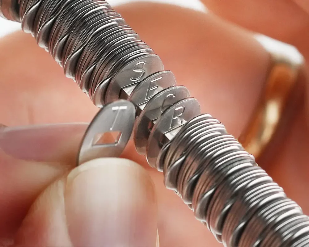 images/wallet_image/cryptosteel-capsule-wallet/cryptosteel-capsule-wallet-2.webp