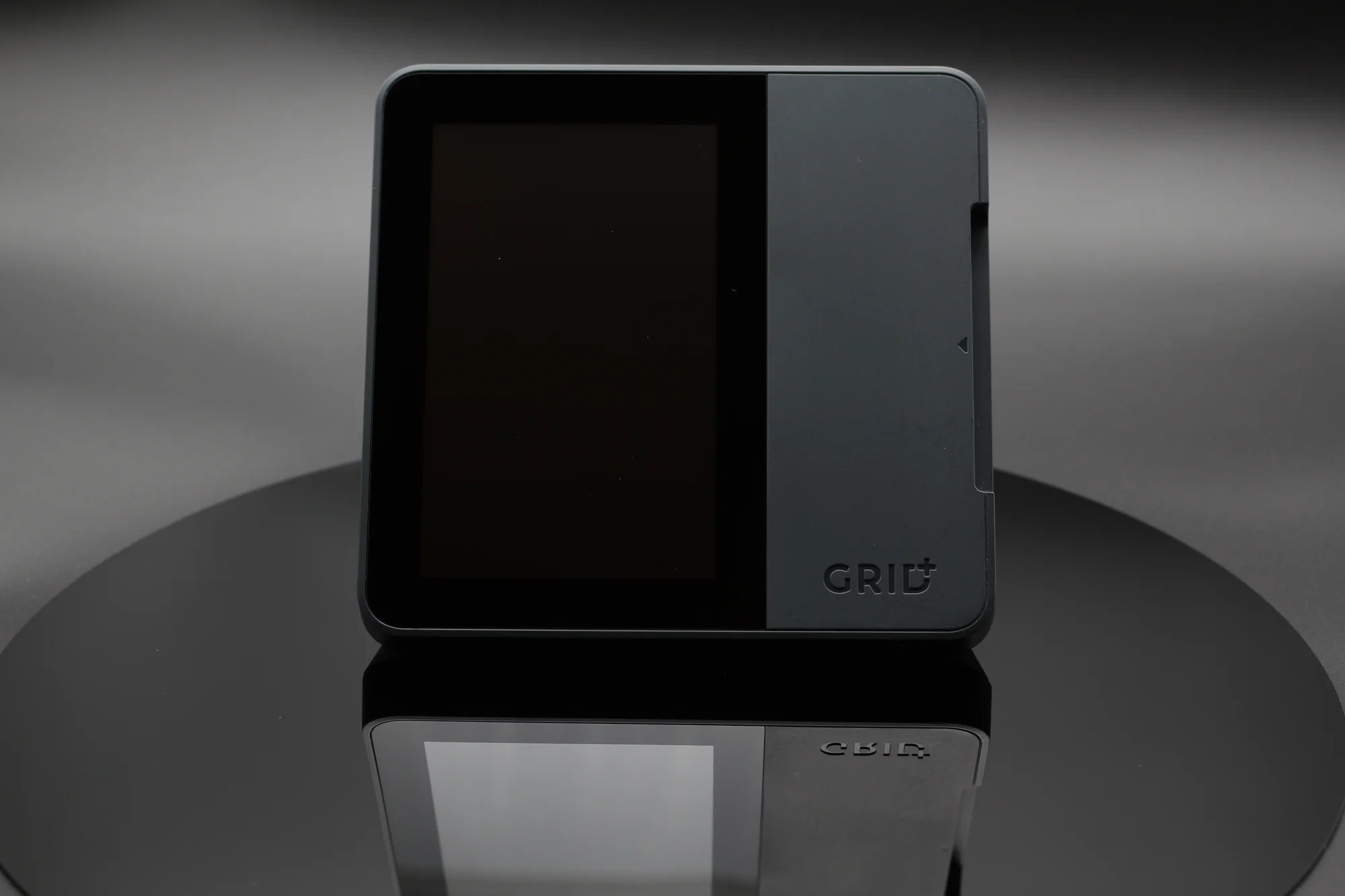 images/wallet_image/grid-plus-wallet/grid-plus-wallet-1.webp
