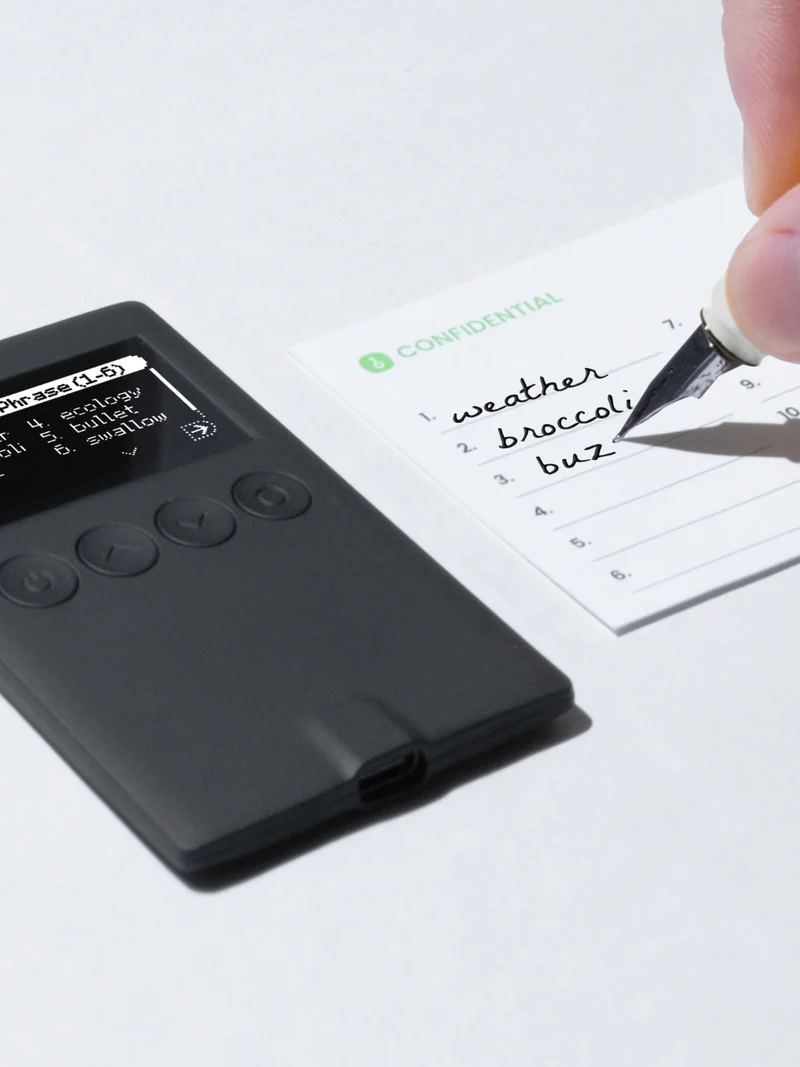 images/wallet_image/onekey-mini-wallet/onekey-mini-wallet-11.webp